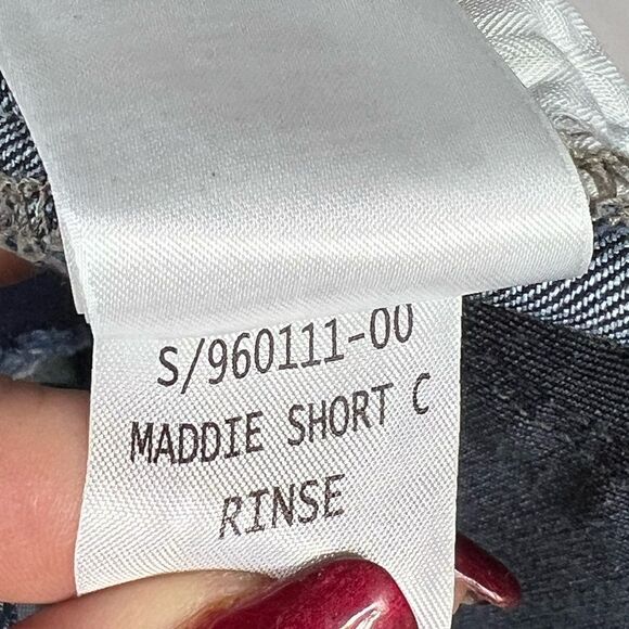 Gap | Slim Cut-Off Maddie High Rise Raw Hem Denim Shorts - Picture 4 of 5